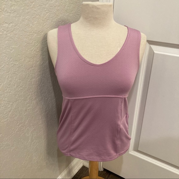 Athleta Tops - Athleta lilac fitted work out top